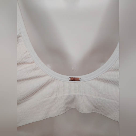 2 for 30$ Pink Victoria secret bralette - Picture 5 of 8